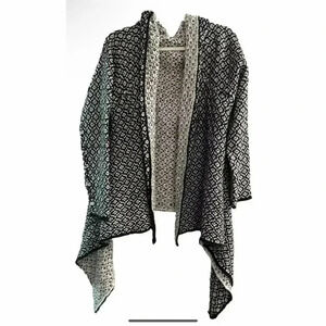 Women’s Fylo Black And White Cardigan Size XXL 2XL